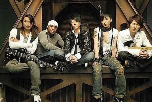 苏见信和歌迷唱歌,苏见信现场歌曲