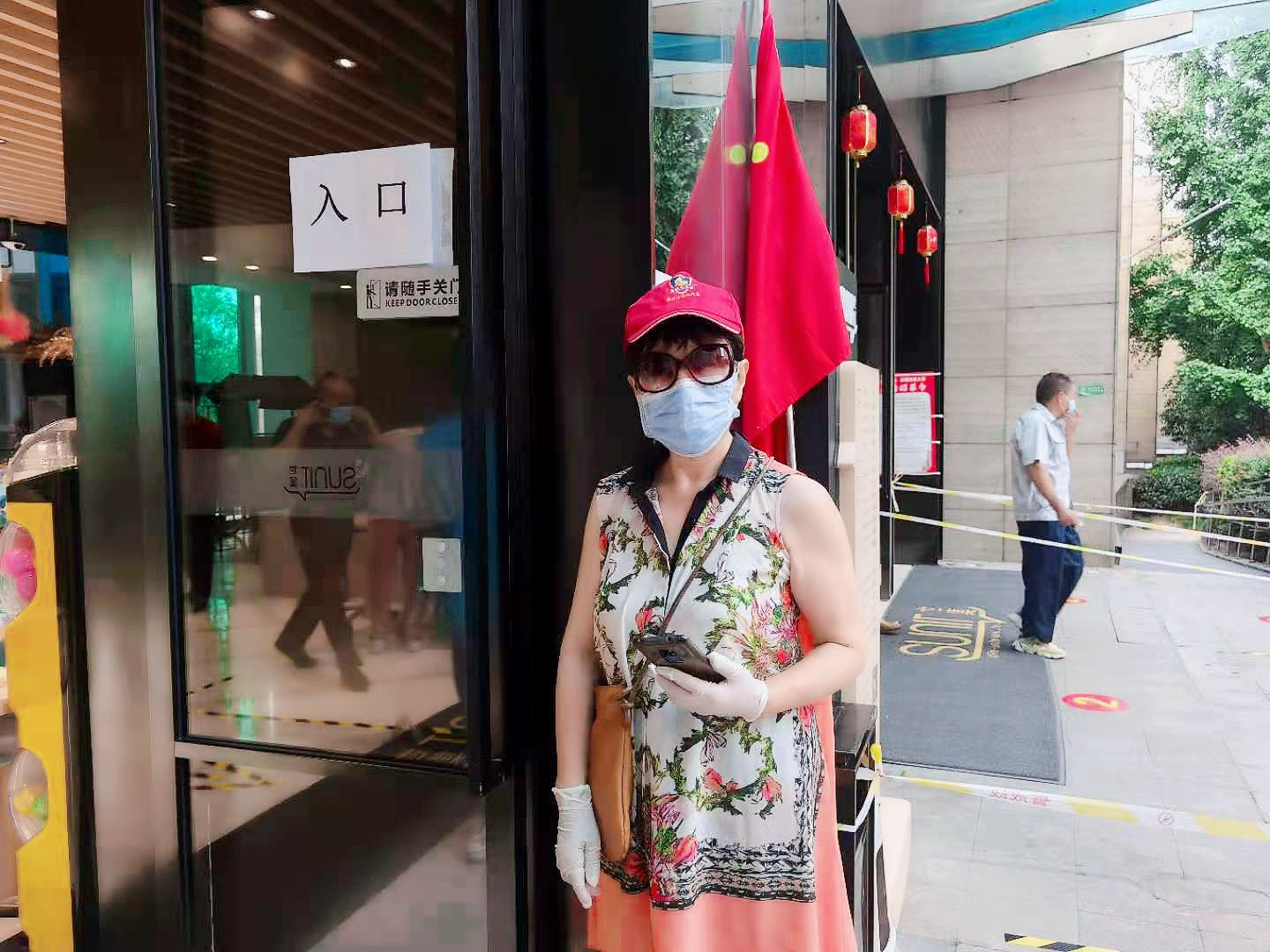 区街新闻｜70多幅照片记录世茂滨江社区辖内志愿者，南京感谢你们