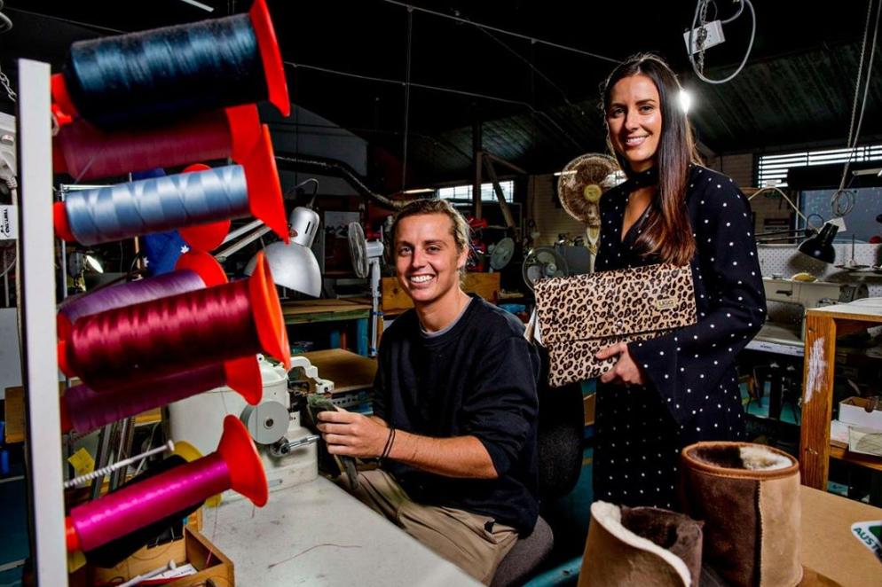 在危急的时刻我们要保持头脑安静,在危机时刻总有人挺身而出