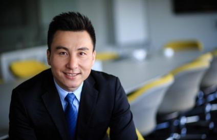 42岁加拿大华人建筑师踢球猝死!留下*女幼**妻子年迈父母无尽悲伤