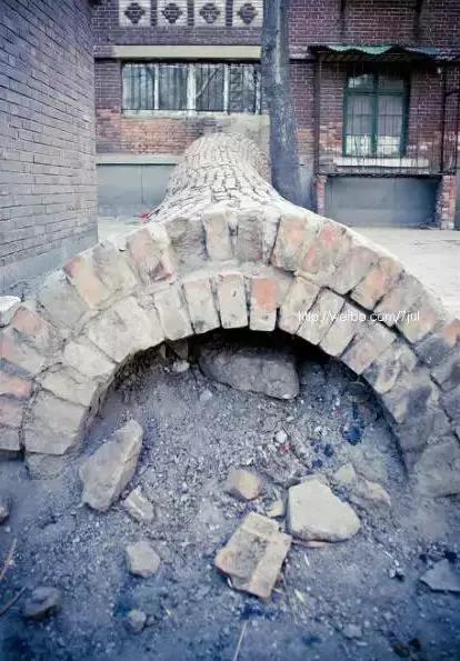 “您家住哪啊？”“我啊？河西尖山儿！”