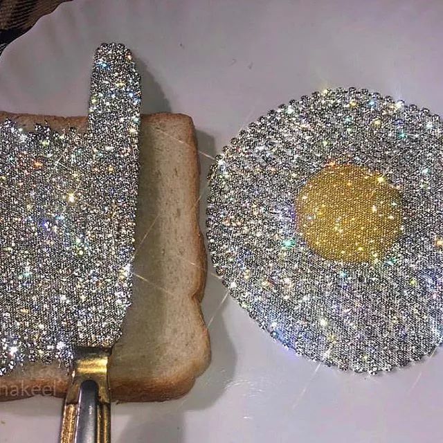 万物皆可「施华洛世奇」！大概没有这个妹子造不出的blingbling