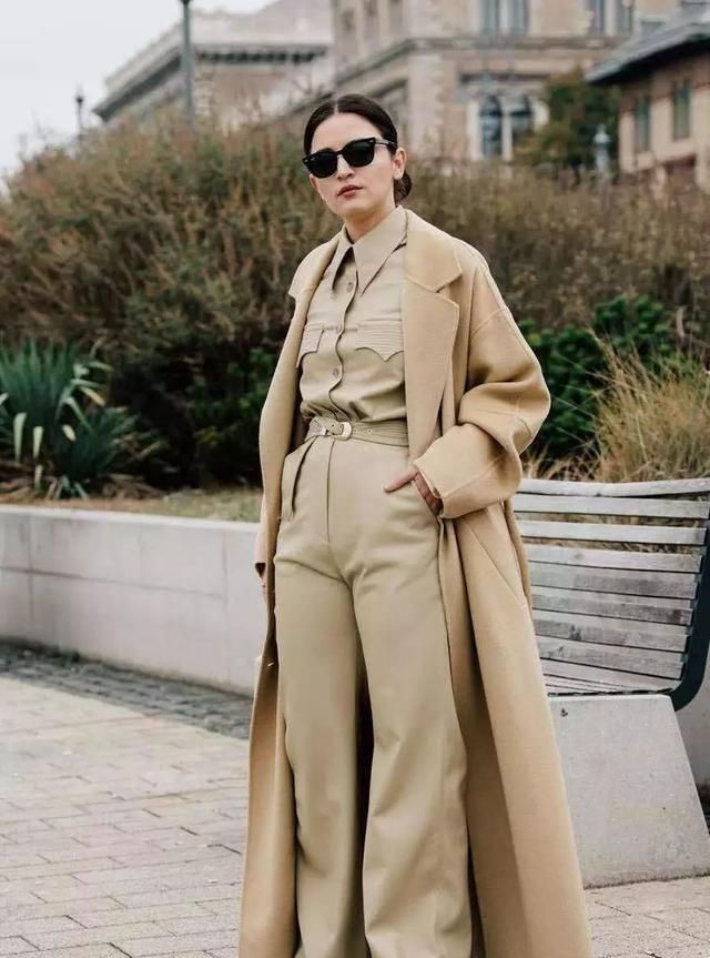 驼色大衣配色法则教你穿出高级感,暖驼色搭驼色大衣好看吗