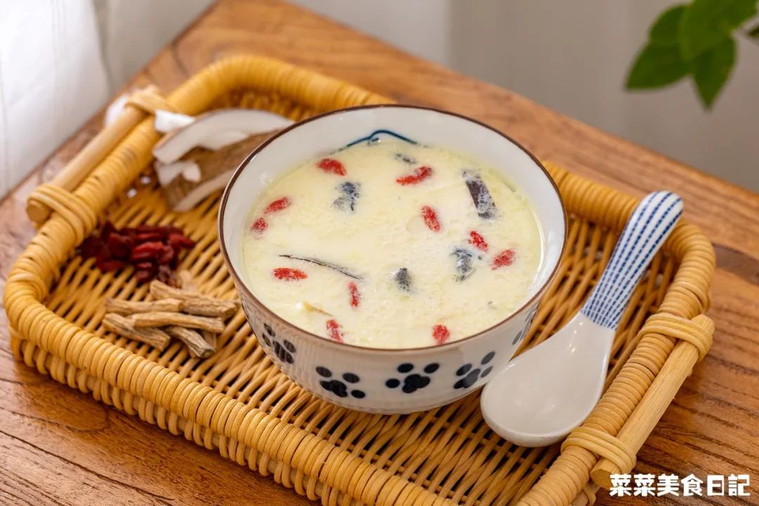 这一碗又润又美，电饭煲一键搞定！比敷面膜还管用