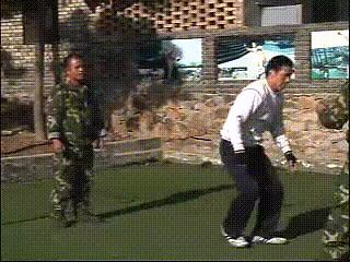 擒拿格斗一招制敌示范教学,一招必杀格斗术教学gif演示