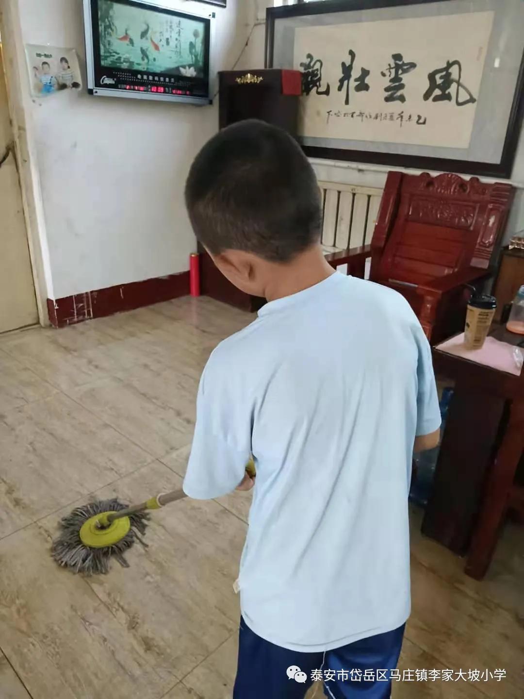 足球跳绳强筋骨--马庄镇李家大坡小学暑假育人活动纪实