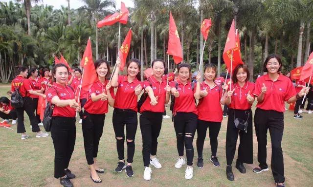 巨邦清明献花丨人间四月无心芳菲，上山看总设计师改革大步豪迈