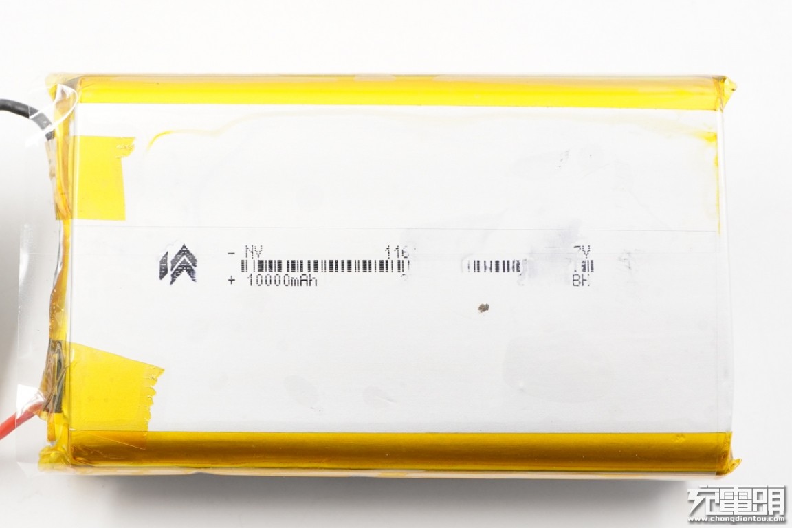 羽博充移动电源拆解,羽博20w快充头拆解