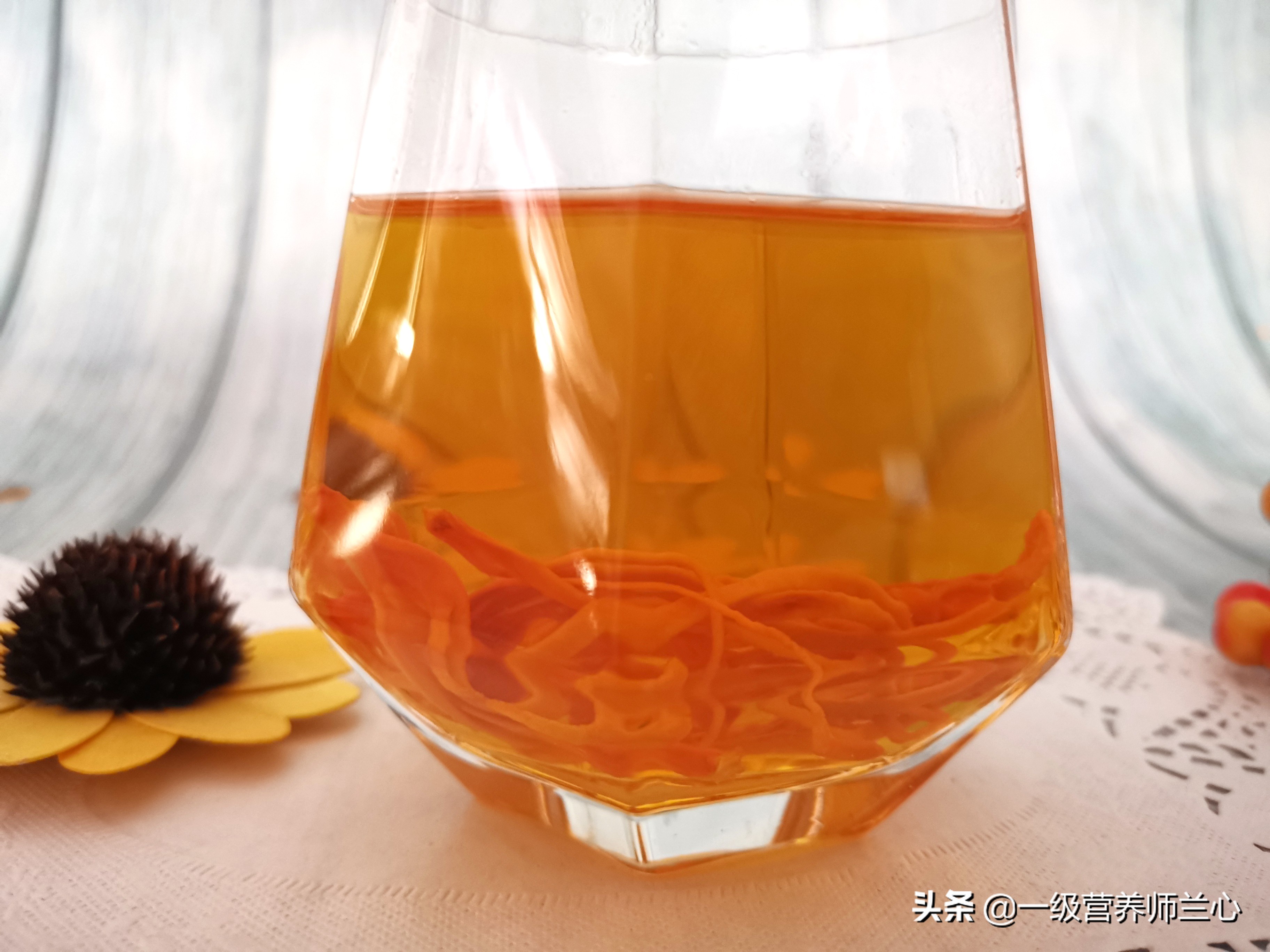 炖鸡汤鲜虫草花好还是干虫草花好,冬虫夏草和虫草花一起炖汤可以吗