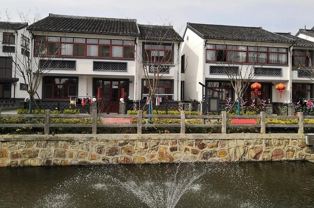 建现代别墅楼层高多少合适,乡村别墅楼层建多高合适呢