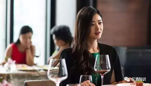 干红和甜葡萄酒哪个适合长期饮用,适量饮用葡萄酒的好处