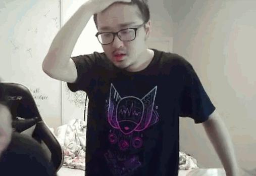 德云色对lpl解说 (德云色笑笑解说rng vsedg第五把)