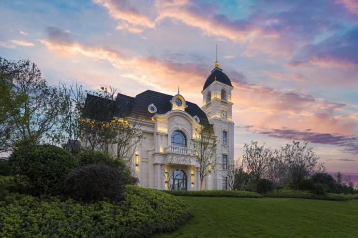 蓝光长岛城总共有几期,郫县蓝光长岛城为什么那么贵