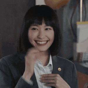 圆脸怎样上镜显脸小,胖圆脸短发发型显脸瘦