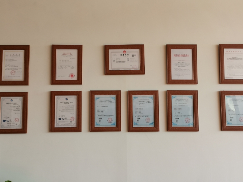 泉亿电动叉车生产厂家,泉亿电动叉车价格表