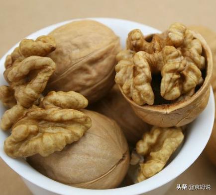 吃什么对胎儿视力发育好,孕期吃什么对宝宝的视力好