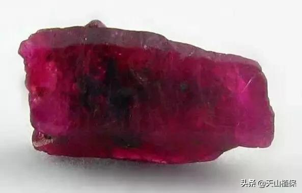 怎么捡到价值极高的石头,捡到一块石头价值千万