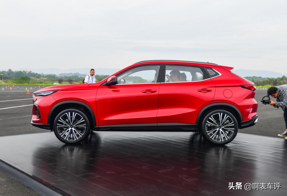 欧尚x5蓝鲸版和cs55p蓝鲸版哪个好,长安欧尚x5最好看的颜值