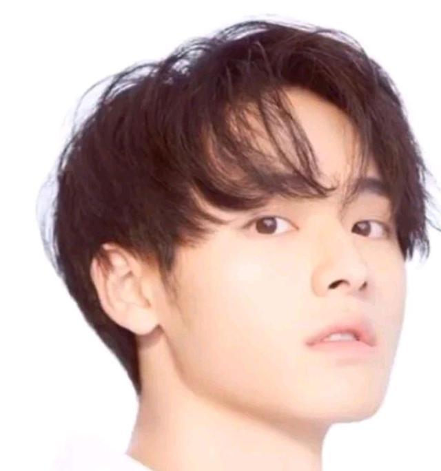 男生剪头发两侧怎么和理发师说,男生修剪头发该怎么跟理发师说