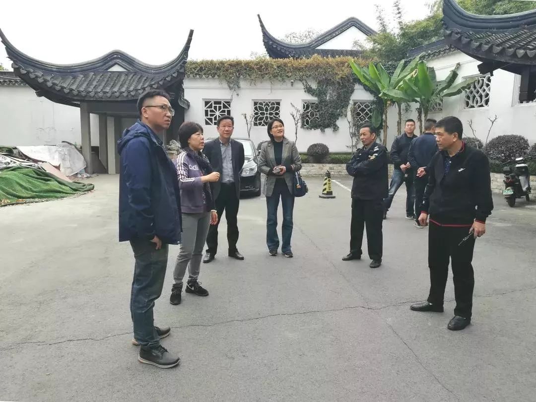 为了校门口的这件事，南京8名小学生集体去找人大代表！