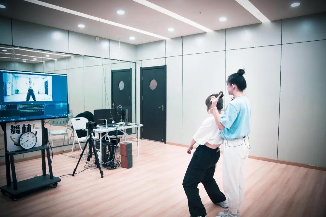 没有舞蹈基础怎么扒舞,遇见心动的舞蹈想学怎么办