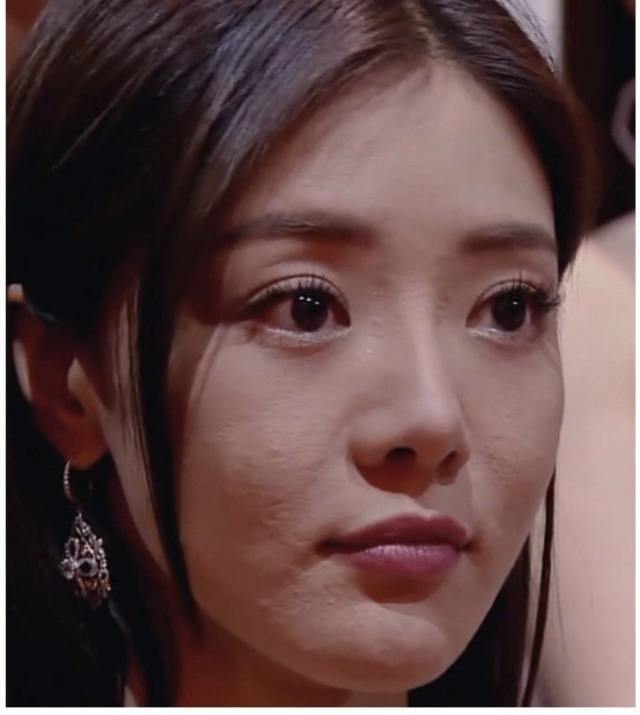 妆前敷面膜，能让底妆更服帖？不烂脸就不错了