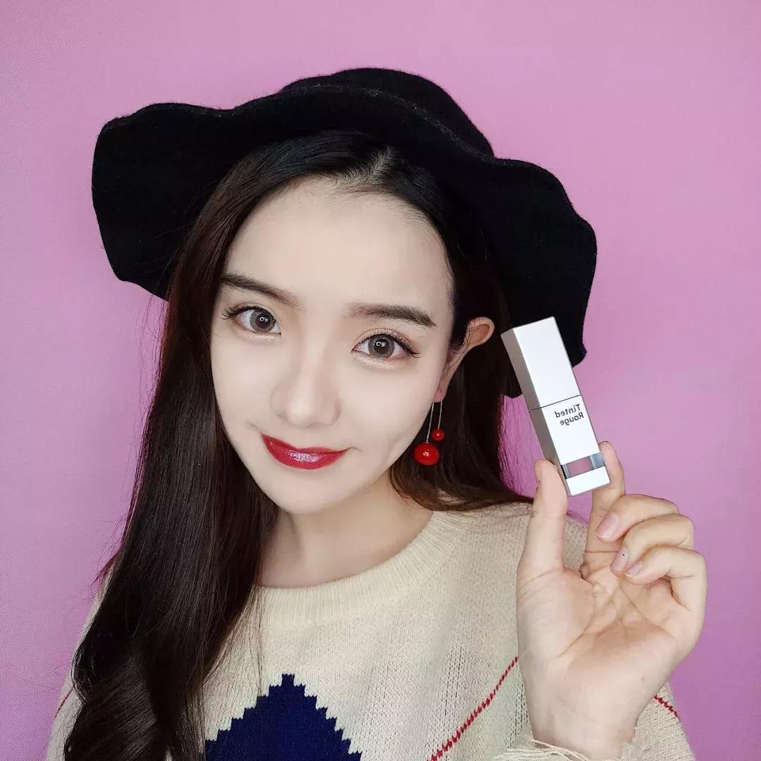 预算300元买哪些唇釉大牌又洋气,如何用13块钱搞定整个化妆品