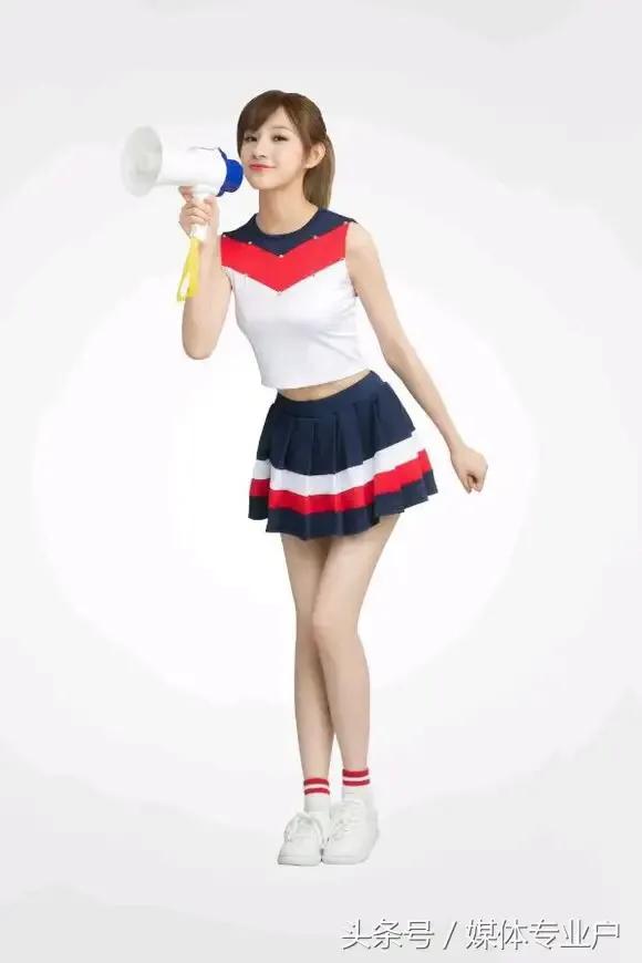 马凡舒首次主持天下足球,央视足球主持马凡舒