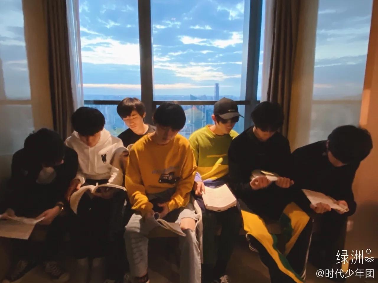 李飞tfboys和时代少年团对比,李飞tfboys十年之约几月几日