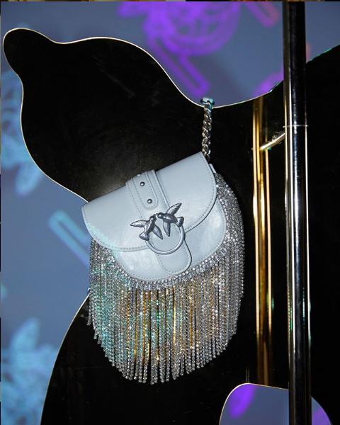 燕子轻奢小众包,pinko压花燕子包哪款好看