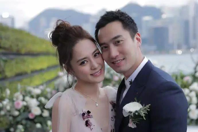 前脚阿娇头部受伤，后脚阿Sa与百亿太子分手？twins神同步