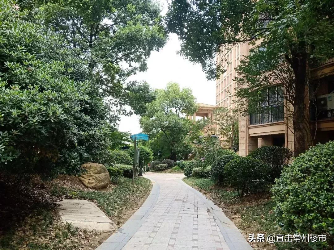 惊了!一街之隔,常州3家小区门禁天差地别