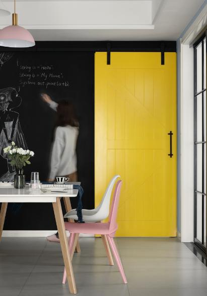 卫生间正对厕所门应该怎么设计,卫生间正对大门挂什么门帘图案好