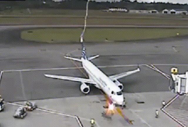 飞机怕雷击吗,飞机真的很危险吗