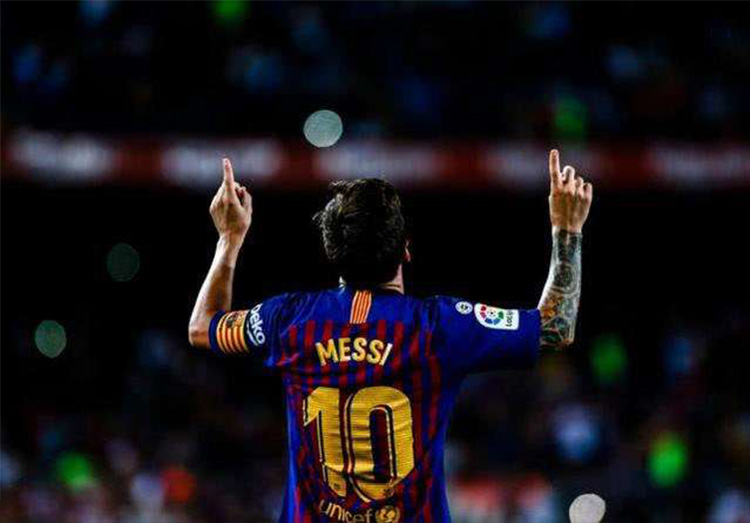 世界足球先生梅西演讲,世界足球先生梅西罗纳尔多