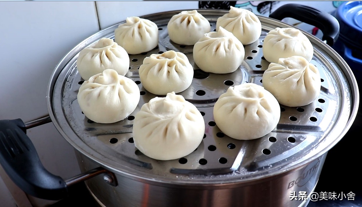 手把手教您在家蒸包子，3个小诀窍，包子又白又松软，零失败