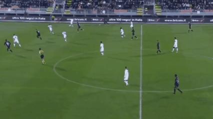 1-0大冷,倒数第二大爆发,仅38%控球仍赢,全场狂欢犹如夺冠