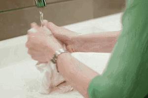 *裤内**湿黄有异味？洗错*裤内**比不洗还恶心！​