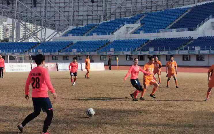 “足球之乡”的“妈妈球队”（作者：房殿宏）