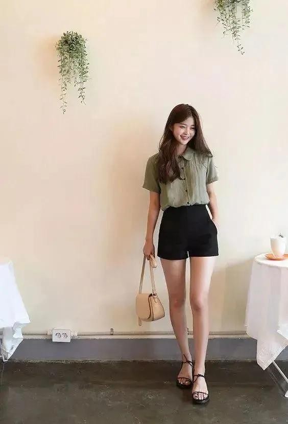 街拍复古风拍照姿势,街拍凹造型图片大全