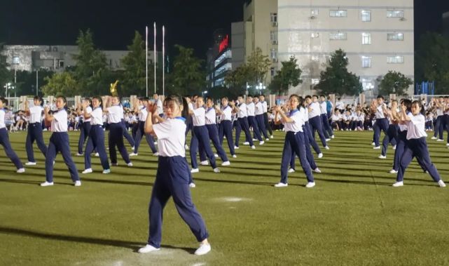 活力校园,活力青春缤纷校园