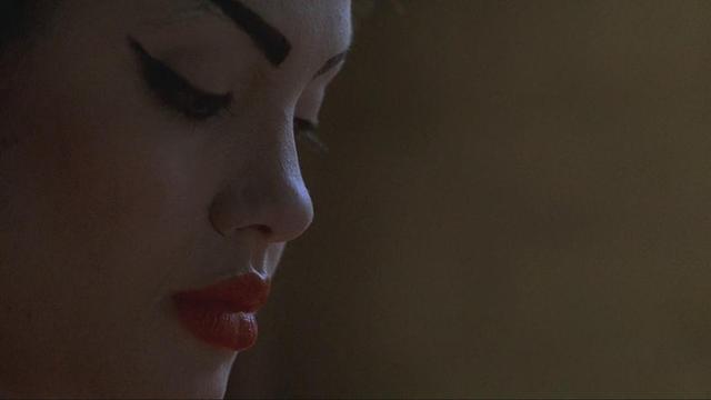 蕾丝、吸毒、得艾滋的她，才是美国第一个超级名模