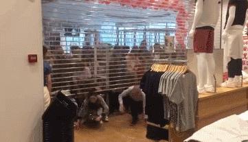 优衣库被抢后续视频,优衣库被哄抢完整版