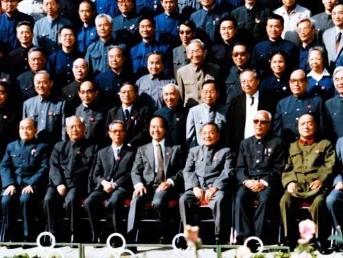 那个把50毫克镭放进咸菜罐里的“乞丐”,竟是两弹元勋!