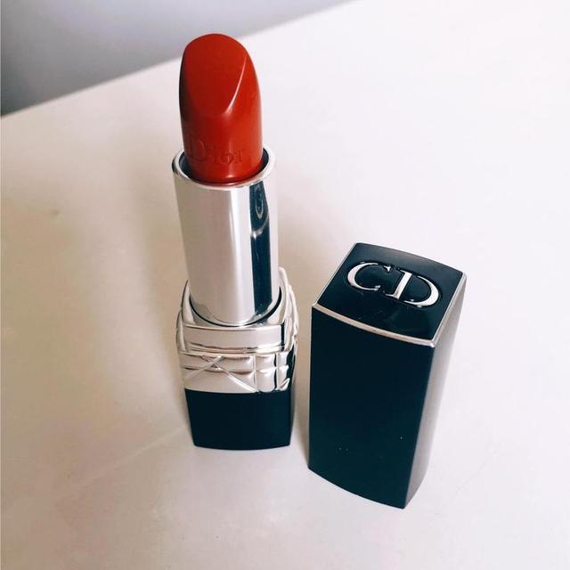 永远不会过时的大牌单品,永远不会出错的口红