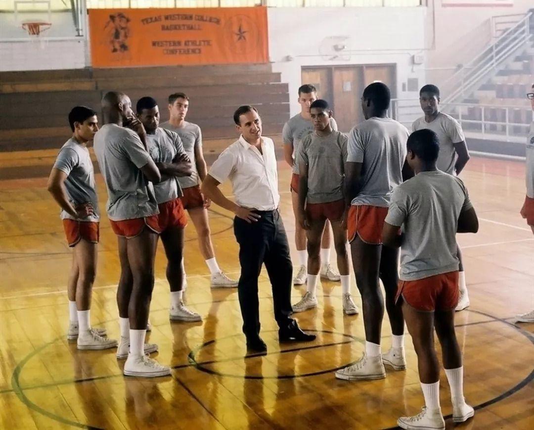 梦想不分种族——《光荣之路》（GloryRoad）