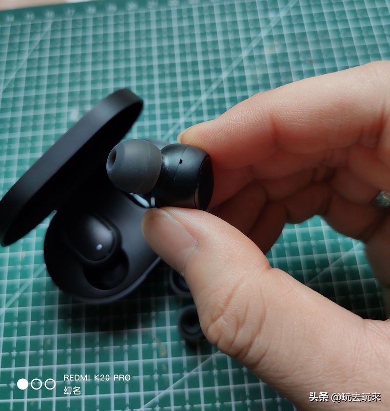 redmi无线蓝牙耳机air2s评测,redmiairdots3真无线蓝牙耳机对比