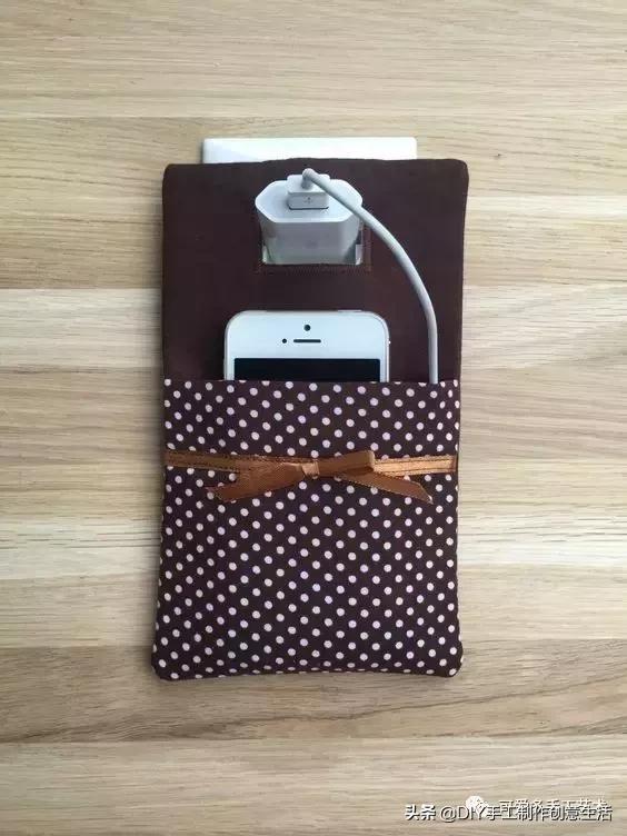 耳塞线跟充电线怎么接,耳机充电线收纳小妙招