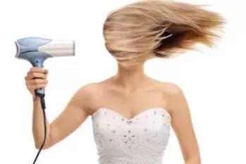 怎样让假发柔顺,如何让假发柔顺好打理