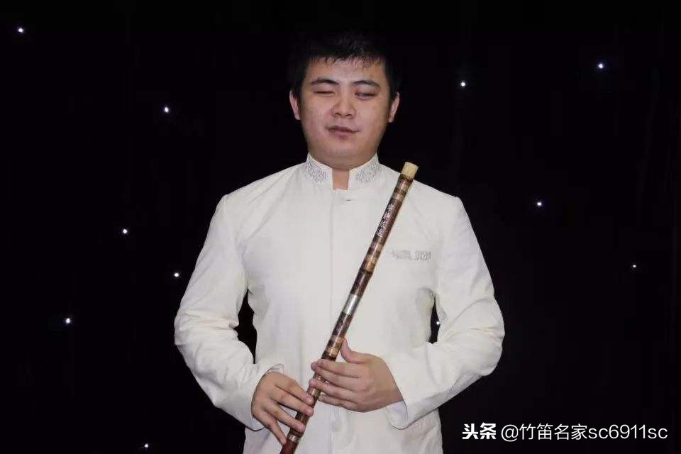 听：张晓辉：竹笛吹响人生光明曲——谭伟海